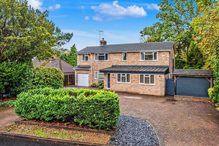 4 Bedroom Detached House For Sale In St Johns, GU21