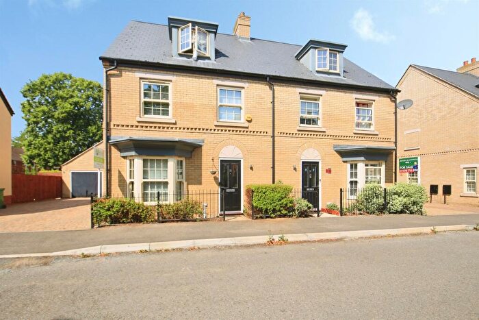 4 Bedroom Semi-Detached House For Sale In Farendon Road, Brampton, Huntingdon, PE28