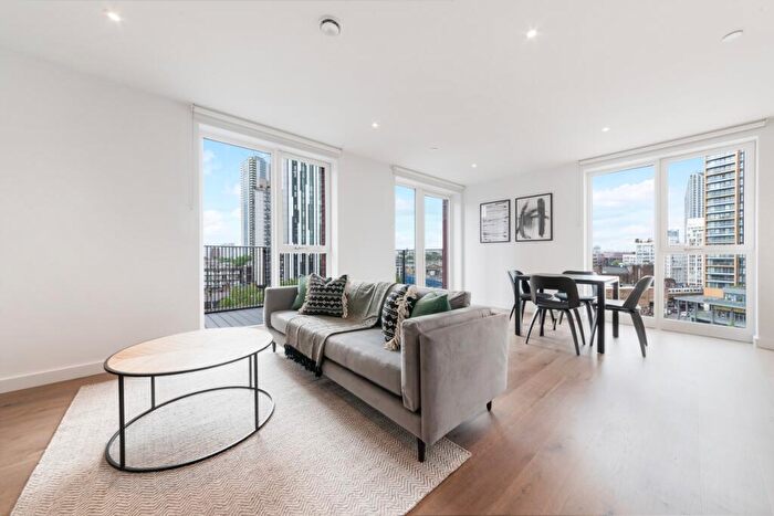 2 Bedroom Flat To Rent In Weymouth Building, Deacon Street, Elephant & Castle, London, SE17