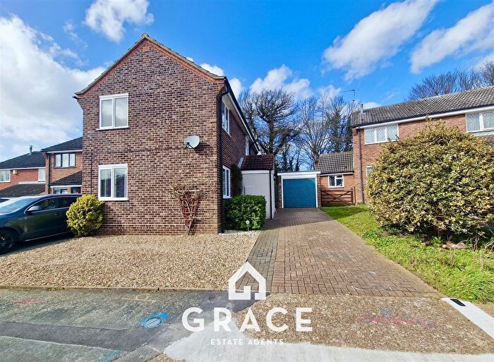 3 Bedroom Detached House For Sale In Egglestone Close, Ipswich, IP2