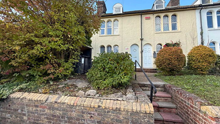 3 Bedroom Terraced House For Sale In Holborough Road, Snodland, Kent, ME6