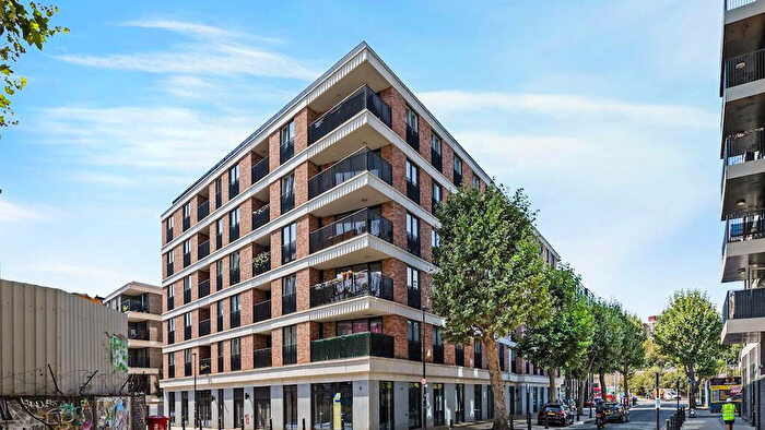 2 Bedroom Flat For Sale In Monier Road, London, E3