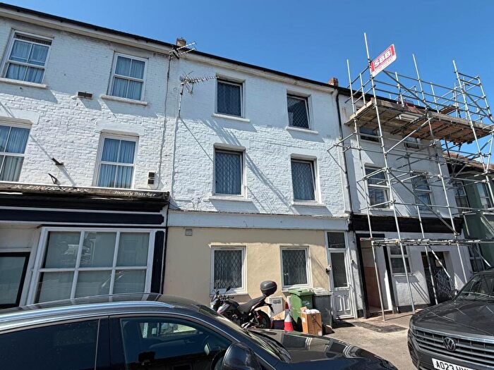 1 Bedroom Apartment To Rent In Dover Road, Folkestone, Kent, CT20