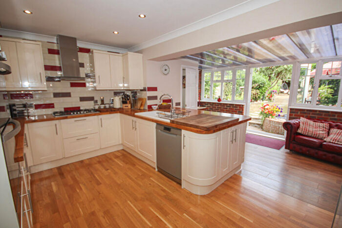 3 Bedroom Semi-Detached House For Sale In Wrens Road, Borden, ME9