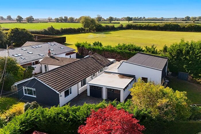 6 Bedroom Detached Bungalow For Sale In Church Road, Great Plumstead, Norwich, NR13