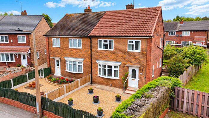 3 Bedroom Semi-Detached House For Sale In Pine Grove, Conisbrough, Doncaster, DN12