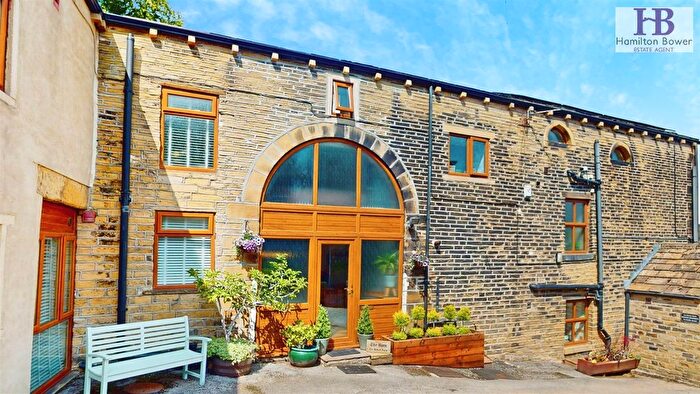 4 Bedroom Property For Sale In The Barn, Lee House Farm, Halifax, HX3