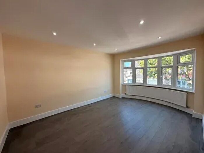 6 Bedroom Terraced House To Rent In Claremont Avenue, Harrow, HA3