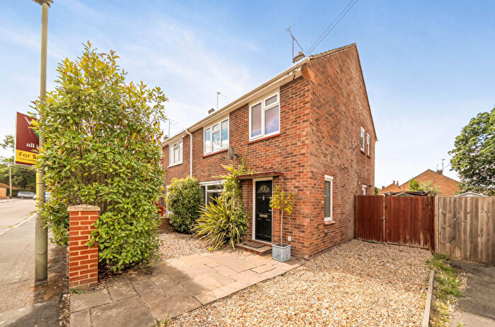3 Bedroom Semi-Detached House For Sale In Thornyhurst Road, Mytchett, Camberley, Surrey, GU16