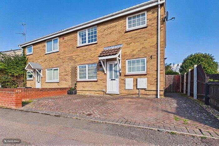 3 Bedroom Semi-Detached House For Sale In Bramley Avenue, Melbourn, Royston, SG8