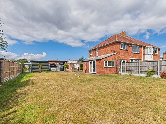 3 Bedroom Semi-Detached House For Sale In Linden Close, Bridgwater, TA6