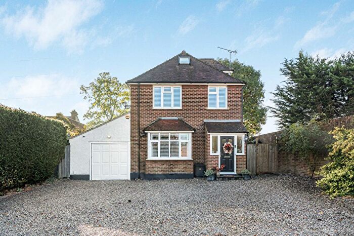 4 Bedroom Detached House For Sale In Cobham Road, Fetcham, KT22