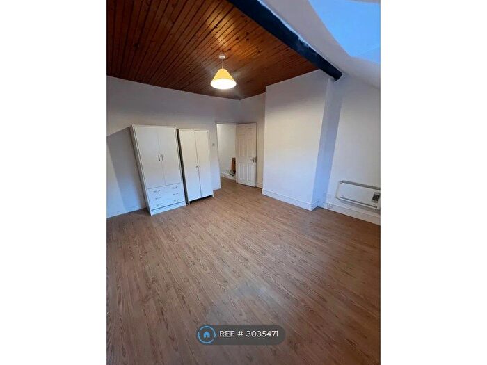 2 Bedroom Flat To Rent In Wellgate, Rotherham, S60