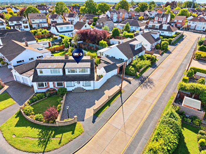 3 Bedroom Semi-Detached House For Sale In Hawkwell Road, Hockley, Essex, SS5