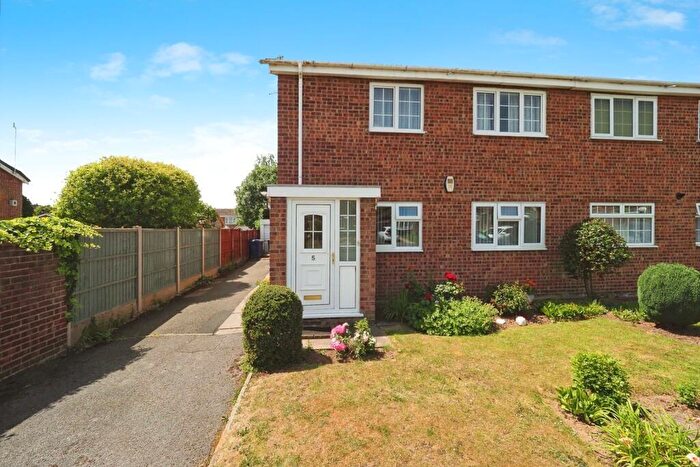 2 Bedroom Maisonette For Sale In Mayfield Road, Burton-On-Trent, DE15