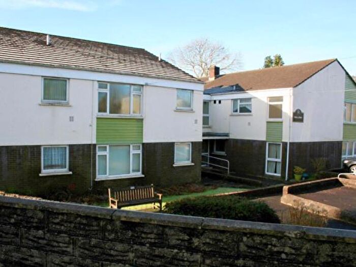 1 Bedroom Flat To Rent In High Street, Cwmgwrach, SA11