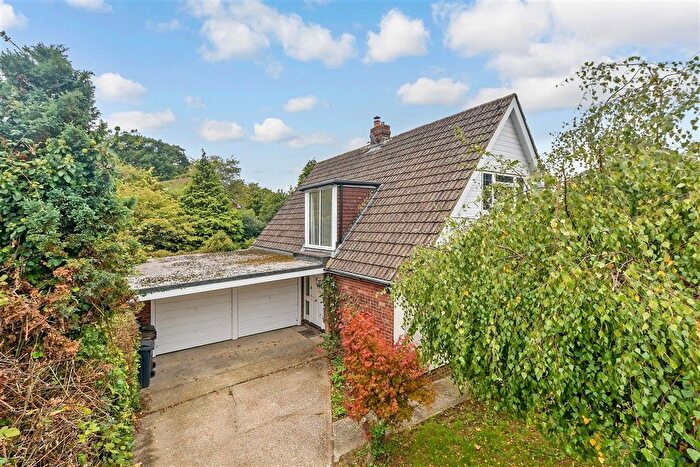 3 Bedroom Chalet For Sale In Adams Close, Tenterden, Kent, TN30