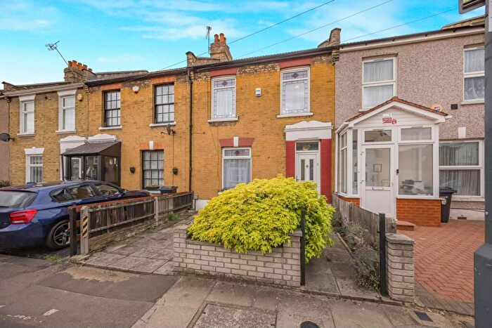 3 Bedroom Terraced House For Sale In Guildford Road, Ilford, IG3