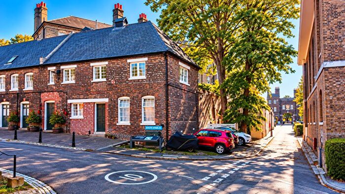 3 Bedroom End Of Terrace House For Sale In The Historic Dockyard, Chatham, ME4
