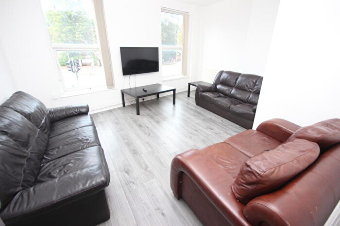 8 Bedroom Flat To Rent In Smithdown Road, Wavertree, Liverpool, L15
