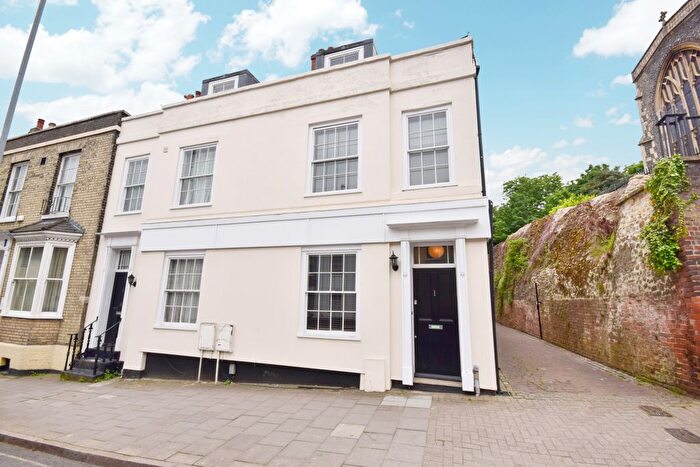 3 Bedroom End Of Terrace House To Rent In East Hill, Colchester, Essex, CO1