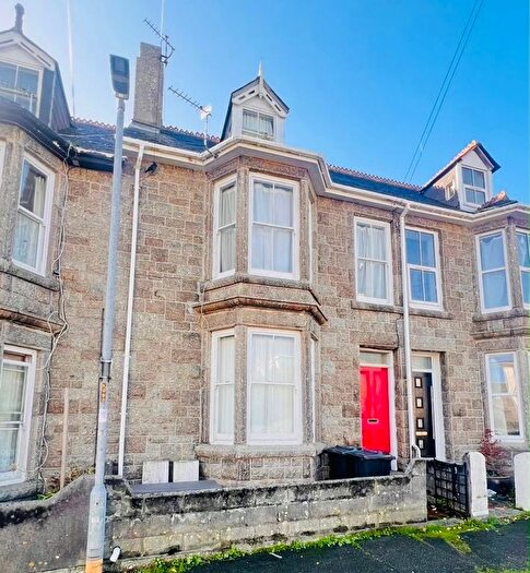 1 Bedroom Flat To Rent In Penzance, Cornwall, TR18