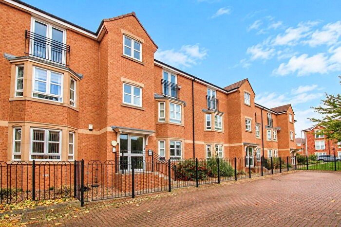 2 Bedroom Flat For Sale In Royal Troon Mews, Wakefield, WF1