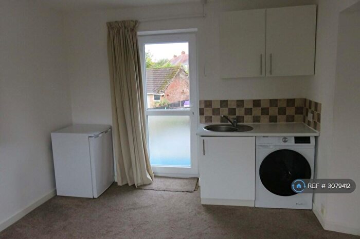 Studio To Rent In Northfield, Birmingham, B31
