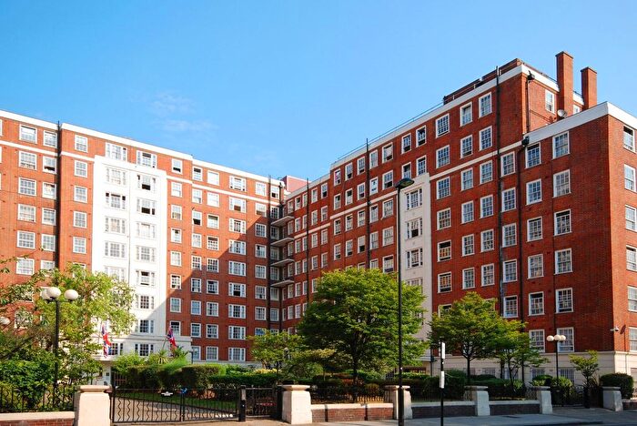 3 Bedroom Flat For Sale In Park West, Hyde Park Estate, London, W2