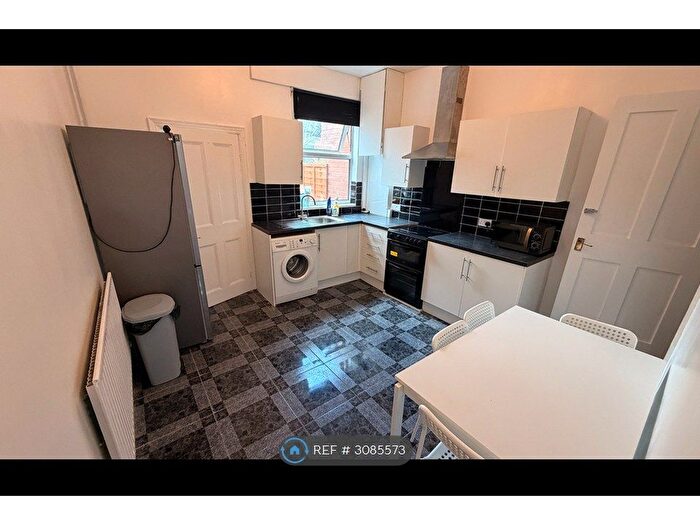 2 Bedroom Terraced House To Rent In Ewart Road, Nottingham, NG7