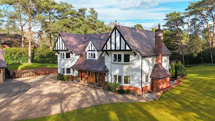 5 Bedroom Detached House For Sale In Hurn Road, Ashley, Dorset, BH24