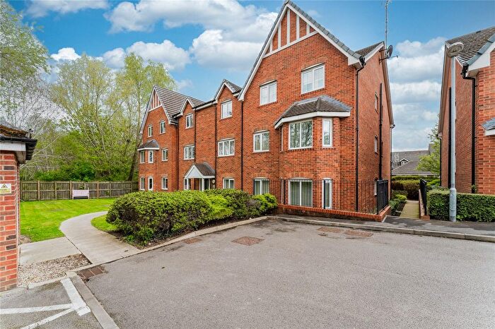 2 Bedroom Flat For Sale In Castle Mews, Pontefract, West Yorkshire, WF8