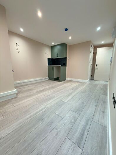 1 Bedroom Studio To Rent In Upper Clapton Road, London, E5