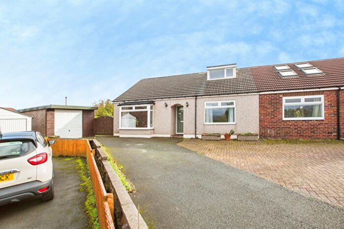 3 Bedroom Semi-Detached Bungalow For Sale In Broadway, Halifax, HX3