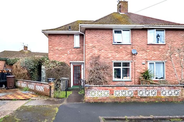 4 Bedroom Semi-Detached House To Rent In Keable Close, Norwich, NR5