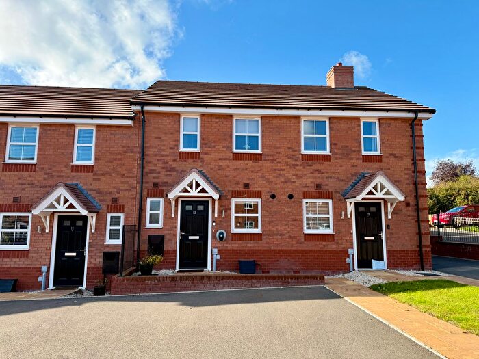 2 Bedroom Property To Rent In Raynes Close, Warwick, CV35