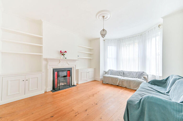 2 Bedroom Flat To Rent In Riffel Road, Willesden Green, London, NW2