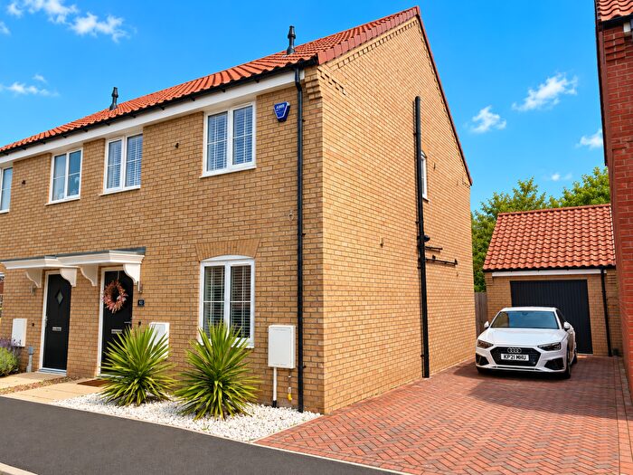 3 Bedroom Semi-Detached House For Sale In Balmoral Way, Holbeach, PE12