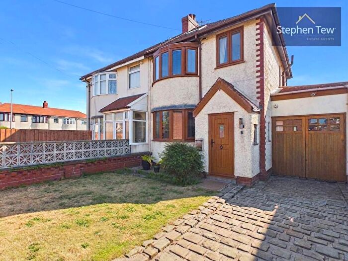 3 Bedroom Semi-Detached House For Sale In Alderley Avenue, Blackpool, FY4