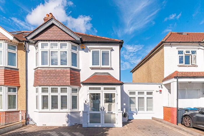 4 Bedroom Property For Sale In St Oswalds Road, Norbury, London, SW16