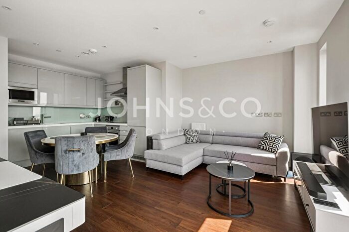 1 Bedroom Apartment To Rent In Avalon Point, Silvocea Way, London, E14