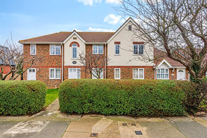 2 Bedroom Flat To Rent In Pier Avenue, Tankerton, Whitstable, CT5