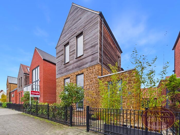 5 Bedroom Detached House For Sale In West Street, Upton, NN5