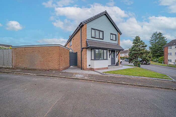 3 Bedroom Semi-Detached House For Sale In Fairfield Rise, Meriden, CV7