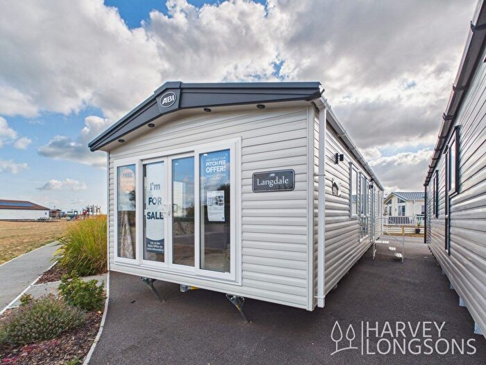 2 Bedroom Mobile/park Home For Sale In St. Johns Road, Whitstable, CT5