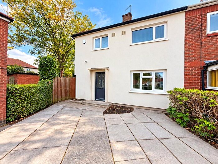 3 Bedroom Semi-Detached House To Rent In Eastwood Garth, Swarcliffe, Leeds, LS14