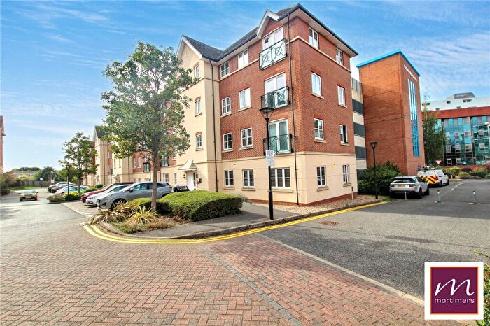 2 Bedroom Apartment For Sale In Viridian Square, Aylesbury, Buckinghamshire, HP21