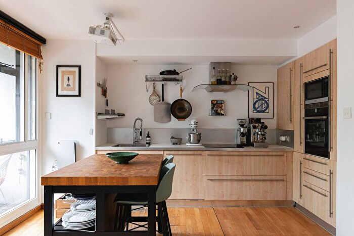 2 Bedroom Maisonette For Sale In Keeling House, Claredale Street, Bethnal Green, London, E2