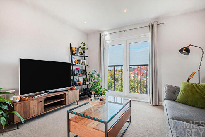 2 Bedroom Flat For Sale In Brady Drive, Bromley, BR1