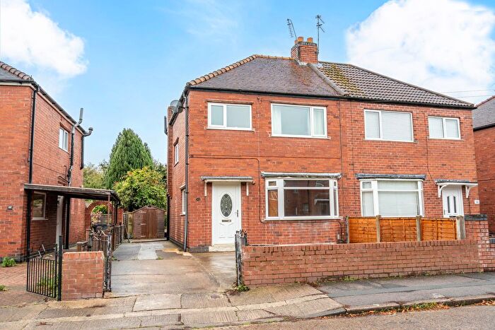 3 Bedroom Semi-Detached House For Sale In Danum Road, York, YO10